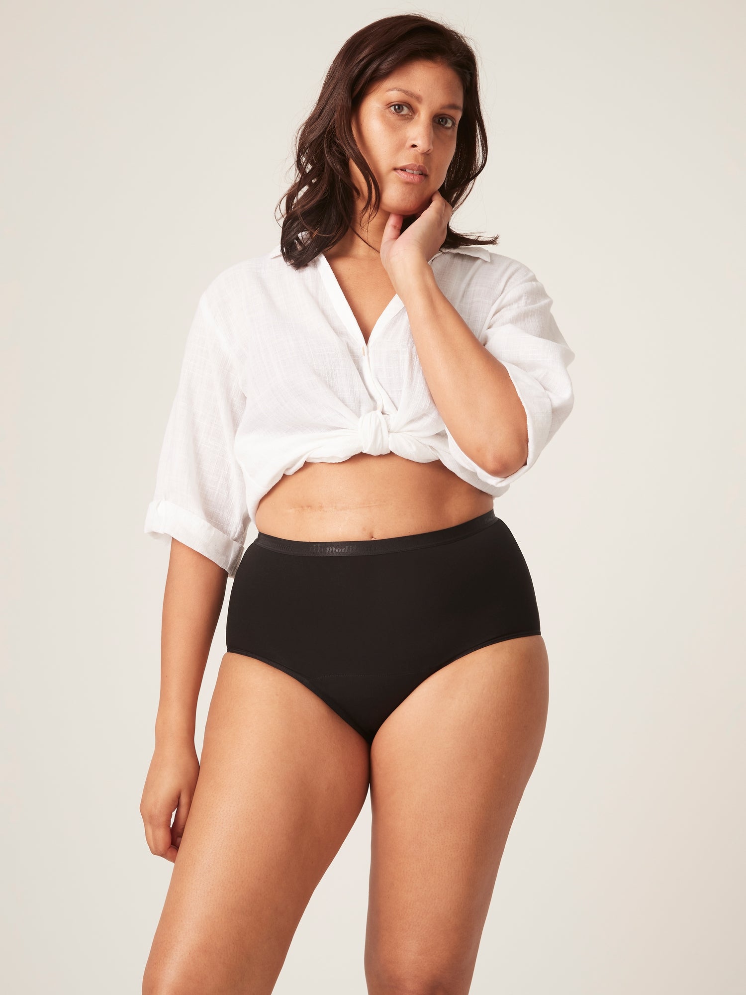 CLFBHOBLAW-211110_MB_Classic_FullBrief_HO_Black-2047_model_Caroline_12-M.jpg
