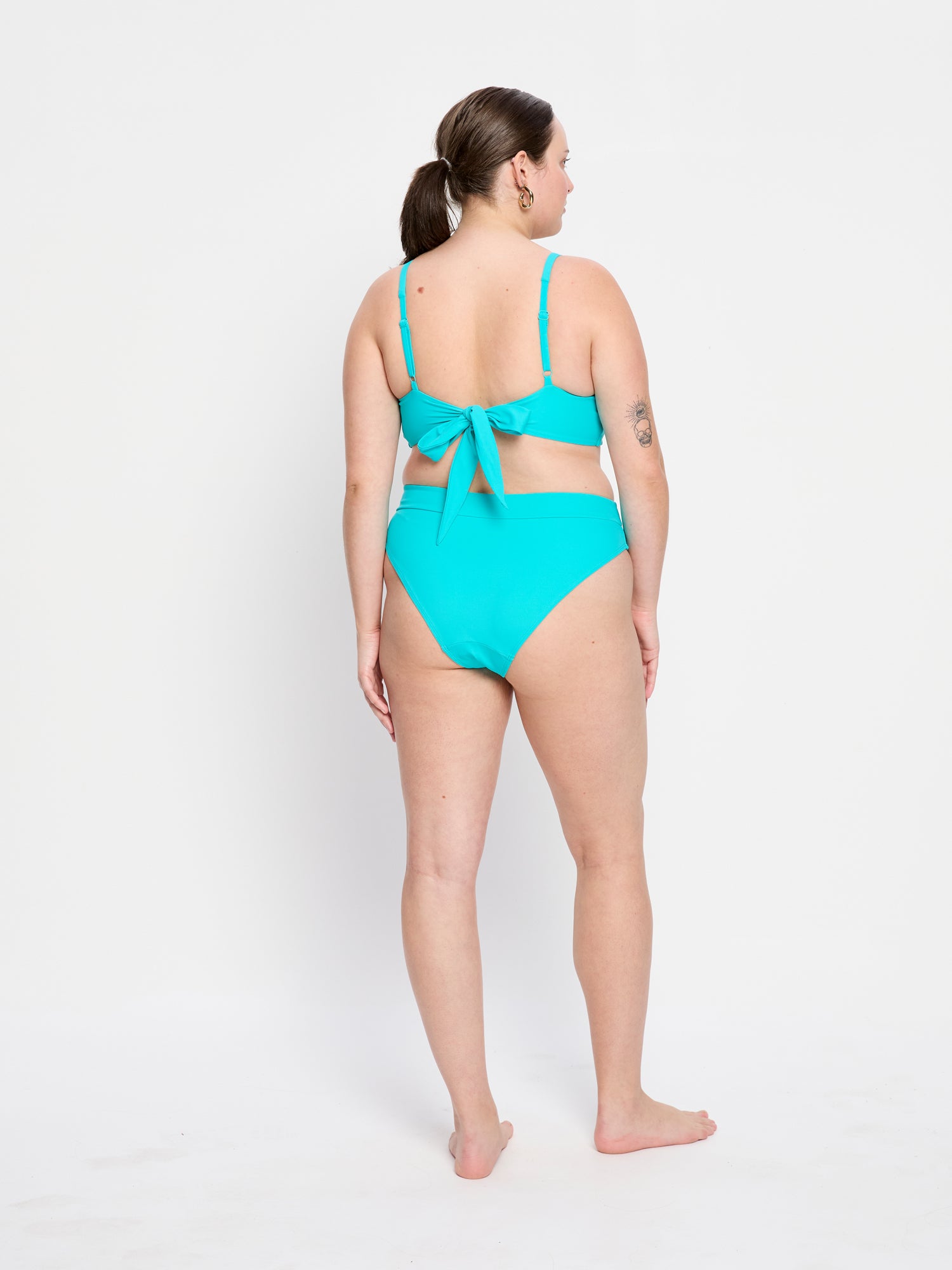 MB_MolokaiSwimwear_HiWaistTieBottom_HA_Ocean_Grace_14-L8_73aa0be7-c325-4b7c-a5c1-bd90ee8b6e36.jpg