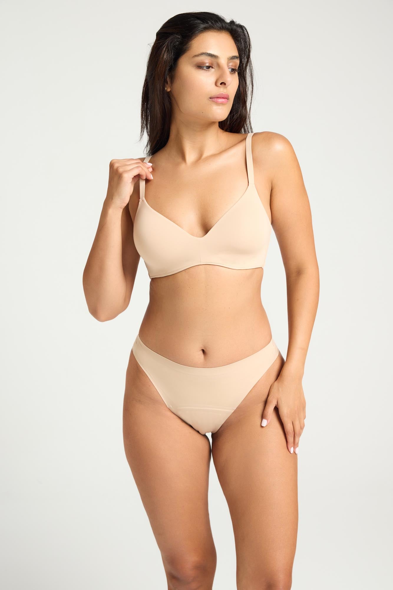 MB_SweatproofBra_Beige_646_Model_Shima_12-M.jpg