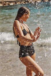 מכנסון בגד ים בצבע black
