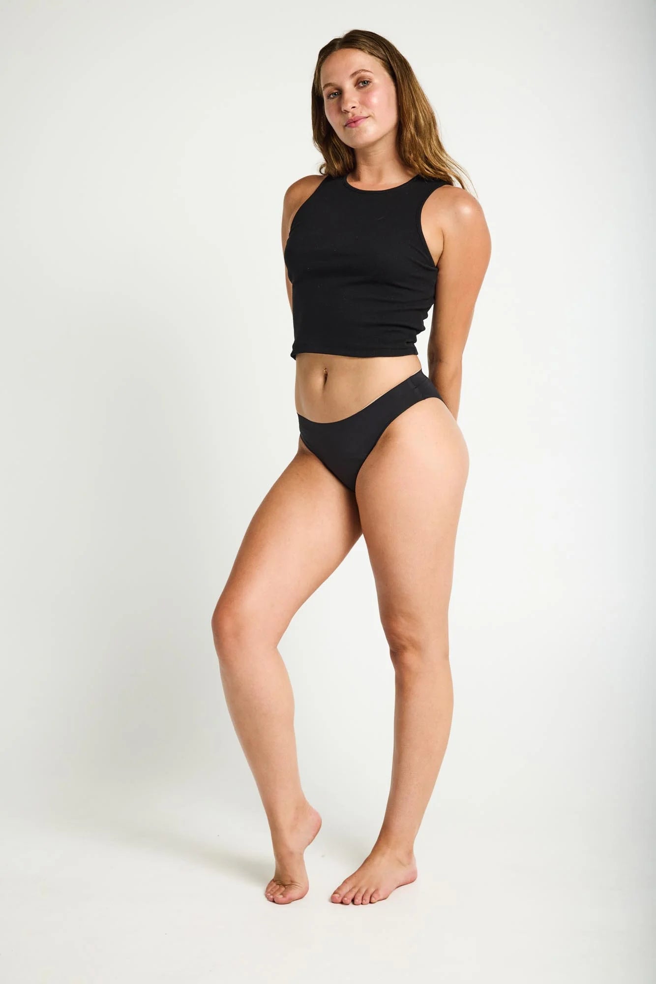 SFBIMHBLAW_MB_Seamfree_Bikini_MH_Black_2089_model_Myka_10-S.webp