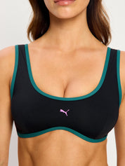 טופ בגד ים פומה X מודיבודי גזרת סקופ מבט מלפנים. מידת הדוגמנית: S