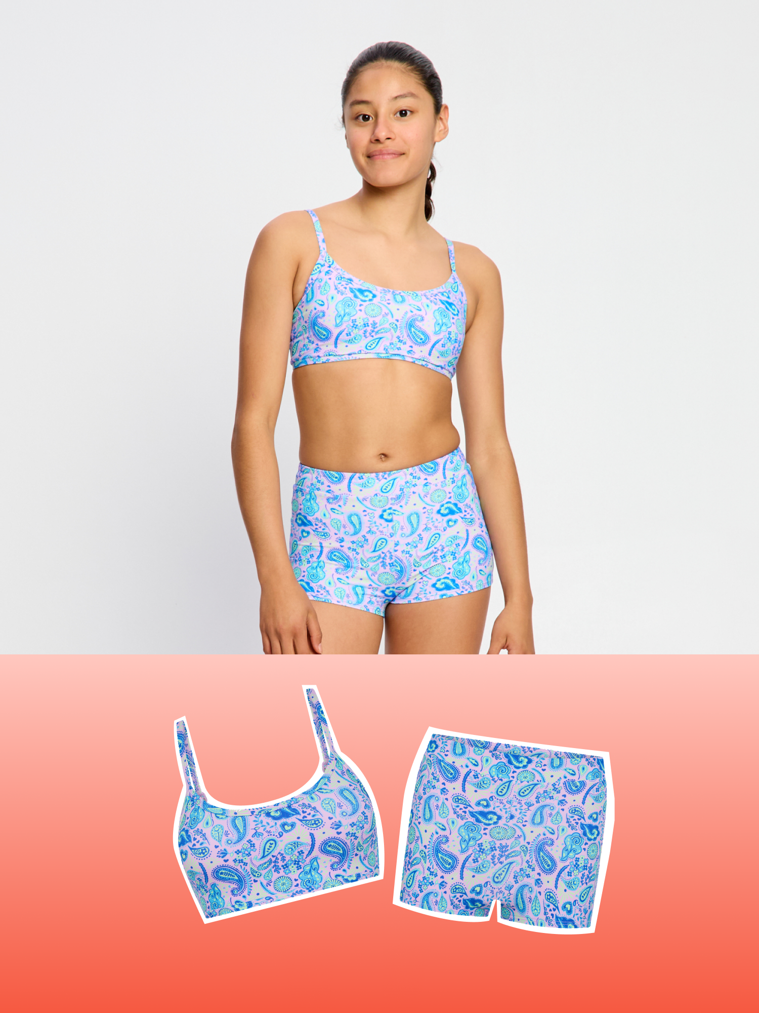 נערה בסט בגד ים מכנסון של מודיבודי, מבט מהחזית – הגנה מושלמת לשחייה בטוחה בזמן מחזור. מידת הדוגמנית- 10-12